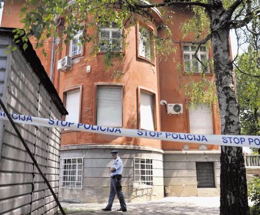 Kriminalisti so med preiskavo nepravilnosti izvedli 42 hišnih preiskav, tudi v ljubljanskem izpitnem centru na Roški cesti. 