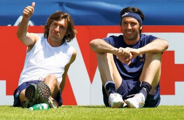 Pirlo in Buffon sta že vrsto let soigralca v reprezentanci, zadnja leta pa skupaj igrata tudi pri Juventusu. (Foto: Reuters)...