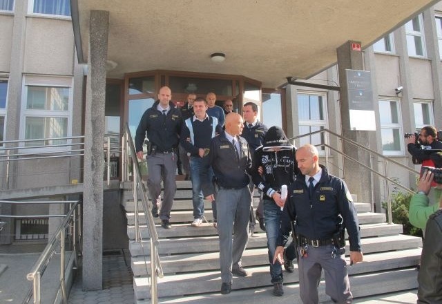 Policija je 13 Ljubljančanov prijela maja lani, s tem pa razbila tri preprodajalske hudodelske združbe. 