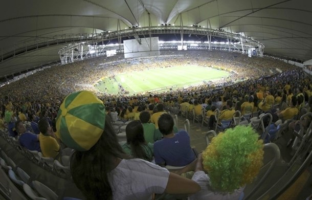 Zanimanje za ogled tekem svetovnega prvenstva v Braziliji je zelo veliko. (Foto: Reuters) 