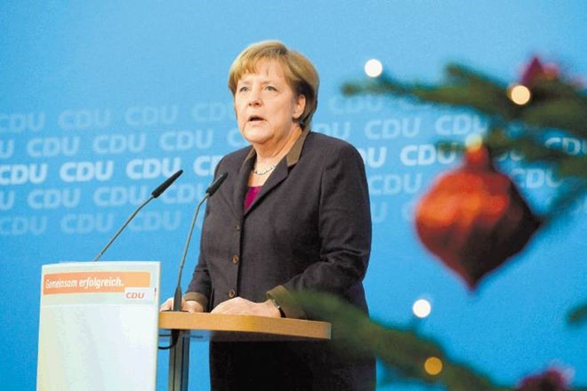 Dober teden pred božičem Nemčija dobiva novo vlado. Angela Merkel je v Berlinu predstavila svoje ministrice in ministre. 