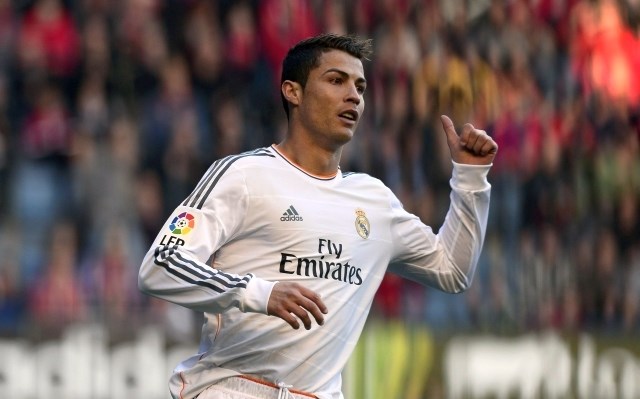 Bo Cristiano Ronaldo po štirih letih »porazov« proti Lionelu Messiju tokrat le dobil zlato žogo? (Foto: Reuters) 