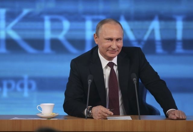 Vladimir Putin na letni novinarski konferenci. 