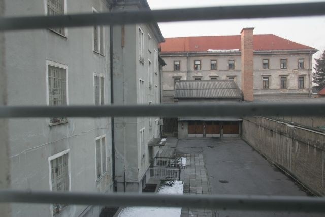 Zapor na Povšetovi. 