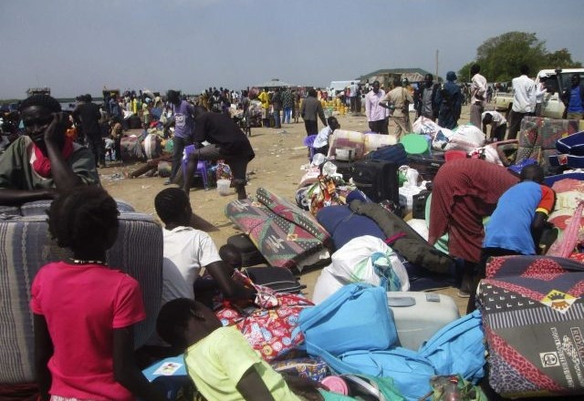 Po navedbah ZN je domove moralo zapustiti okoli 20.000 civilistov. 