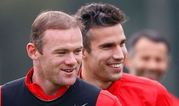 Wayne Rooney in Robin van Persie še vedno nista nared za igro. (Foto: Reuters) 
