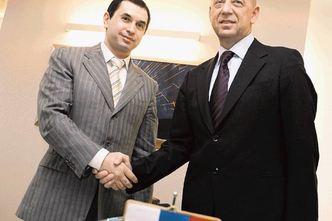Nasmejana Evgenij B. Zubicki (levo), ruski prevzemnik Sija, in nekdanji predsednik uprave Sija Tibor Šimonka (desno) ob...