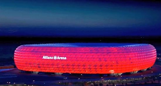 Allianz Arena naj bi po novem sprejela 75 tisoč gledalcev. (Foto: YouTube) 