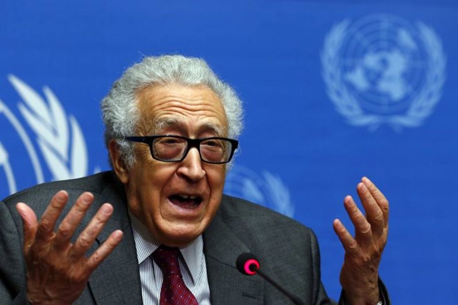 Lahkdar Brahimi bo danes s sirsko vladno stranjo in opozicijo nadaljeval pogajanja. (Foto: Reuters) 
