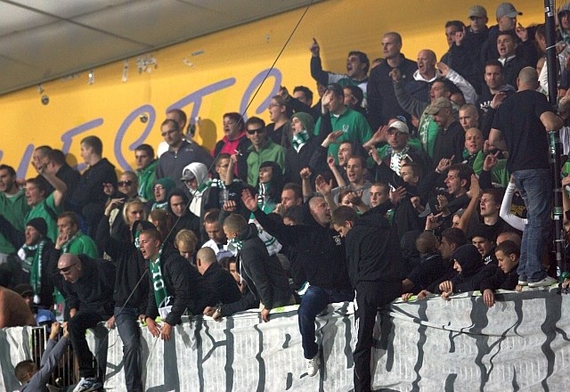 Green Dragons so v Mariboru z vzklikanjem izražali in spodbujali rasno nestrpnost do temnopoltega nogometaša Maribora...