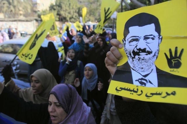 Odstavljeni egiptovski predsednik Mohamed Mursi je moral danes znova stopiti pred sodnika. 