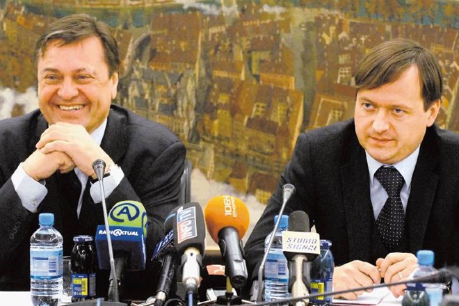 Župan Zoran Janković (levo) je potrdil, da so v prestolnici absolutno ljudje, ki neprofitno najemno stanovanje potrebujejo...