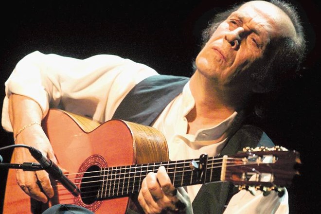 Paco de Lucía je ustvaril nepozaben flamenko opus  s 25 glasbenimi ploščami. 