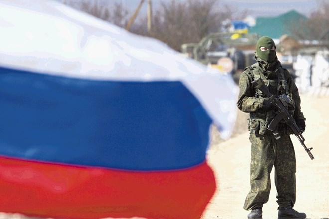 Razmere v Ukrajini so iz ure v uro bolj napete. Ruska vojska na Krimu, ki je dejansko v ruskih rokah, naj bi tamkajšnjim...