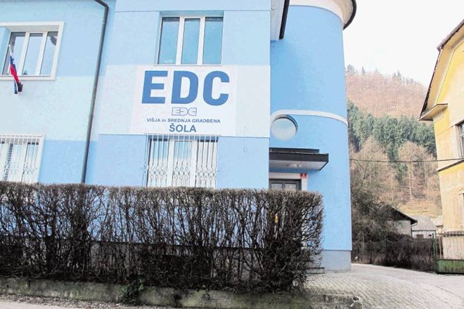 Na EDC poteka višješolski študij gradbeništva ter varstva okolja in komunale. Za mnoge za le 300 evrov zgolj za status in...