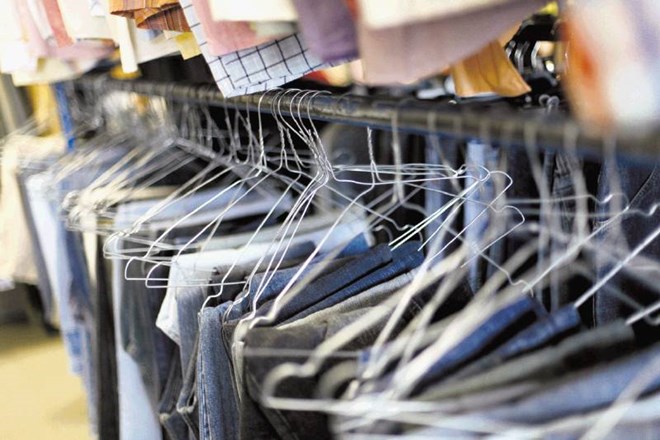 Prodaja rabljenih oblačil ostaja nišna dejavnost