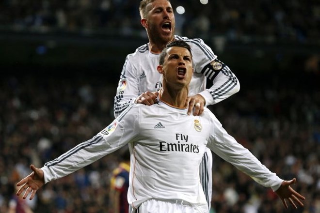 Sergio Ramos in Cristiano Ronaldo sta po tekmi streala jezo na sodnika. (Foto: Reuters) 