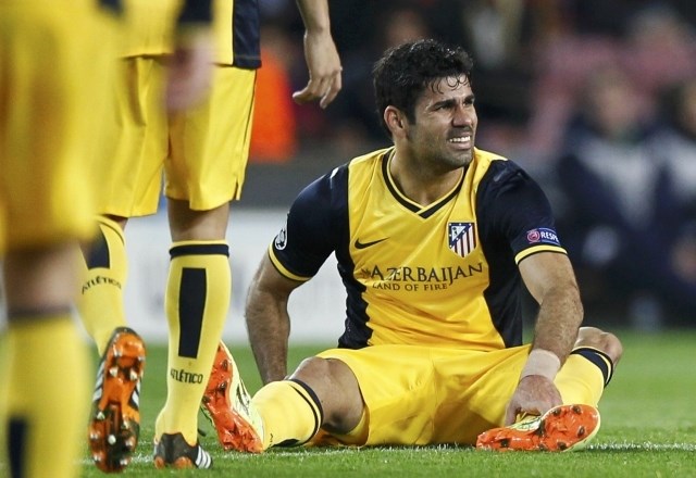 Diego Costa je včerajšnji obračun z Barcelono končal po slabe pol ure. (Foto: Reuters) 