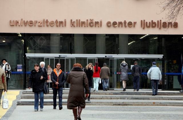 UKC Ljubljana: zaradi napotitve otroka na operacijo v Izrael dve opozorili pred odpovedjo zaposlitve