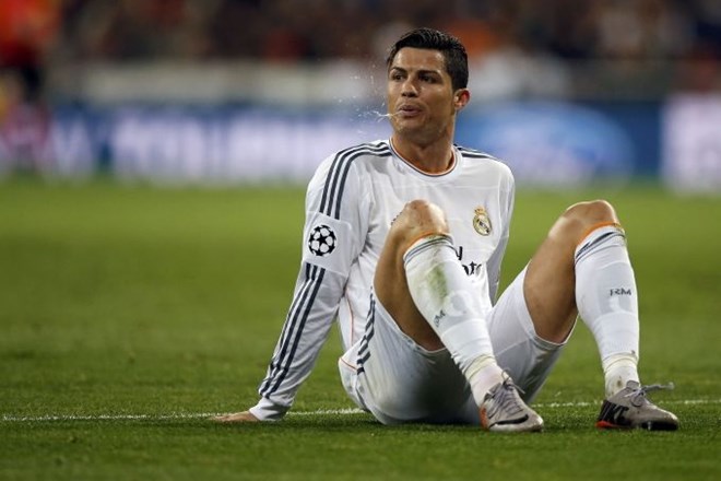 Cristiano Ronaldo bo izpustil še nekaj pomembnih tekem Reala. (foto: Reuters) 