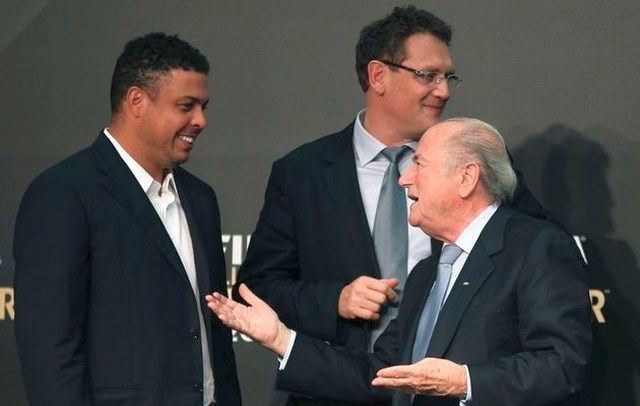Ronaldo lepo služi z najemninami, ki mu jih za bivanje v njegovem stanovanju plačujejo visoki predstavniki Fife, kot sta Sepp...