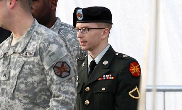 Bradley Manning je po končanem sodnem postopku začel postopek spremembe spola in si ime spremenil v Chelsea. 