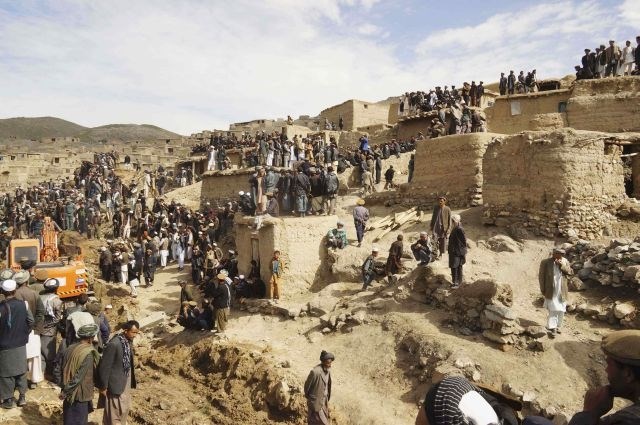 Dan žalovanja: Plaz je celotno afganistansko vas spremenil v pokopališče