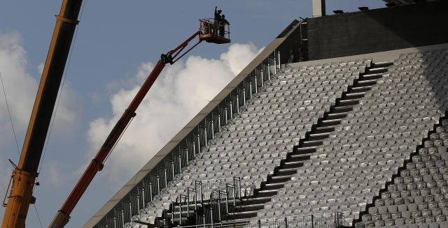 Dela ne zamujajo le pri obnovi in gradnji stadionov. 