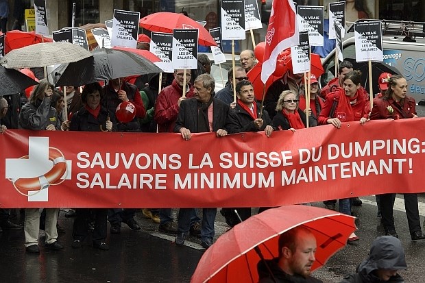 Švicarji na referendumu zavrnili uvedbo minimalne plače