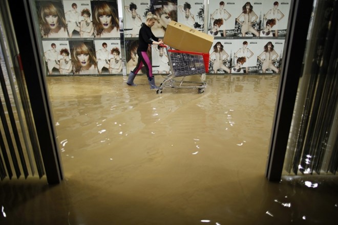 Slovenska podjetja v Srbiji naj zaradi poplav ne bi utrpela škode