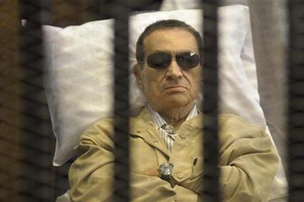 Mubarak obsojen na tri leta zaporne kazni