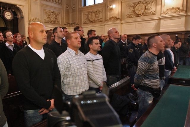 Balkanski bojevnik: Krivdo zanikajo tudi domnevne članice združbe; Tosić na sodišče 16. junija
