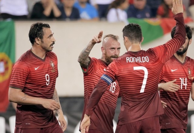 Portugalci s Cristianom Ronaldom na čelu so brez težav premagali Irce. (Foto: Reuters) 