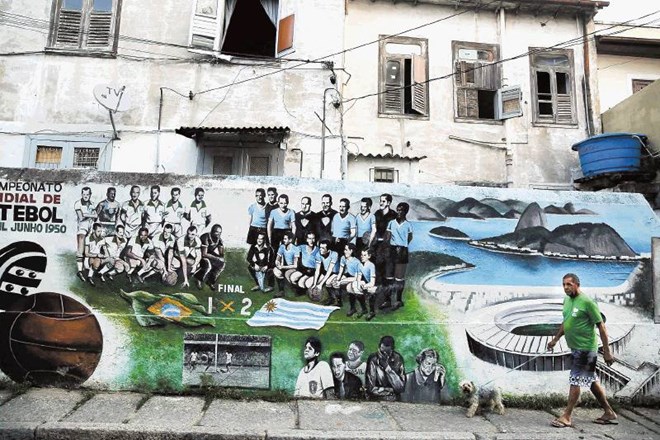Eden od grafitov v Rio de Janeiru še danes spominja Brazilce na najbolj črn dan v zgodovini njihovega nogometa – poraz proti...