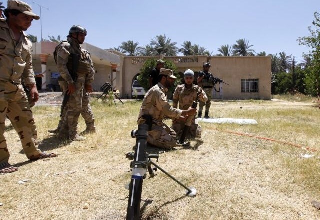 Iraška vojska naj bi pregnala borce Isila in zavarovala vse dostope do rafinerije