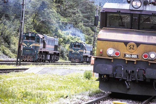 Največ hrupa povzročajo stare lokomotive. Nekatere štejejo že več desetletij. 