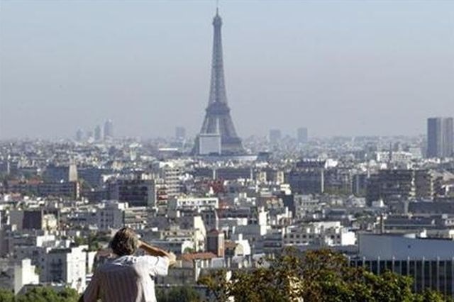 “Plačaj, kolikor želiš”: V Parizu soba v teoriji tudi že za en evro