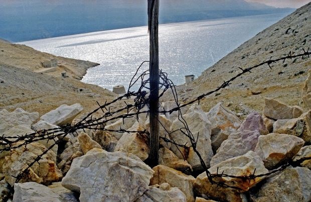 Hrvaška prodaja kaznilnico na Golem otoku, za dobro idejo jo bo tudi oddala