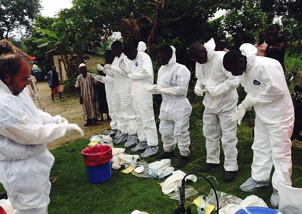 Na poti v Španijo prvi okuženi z ebolo