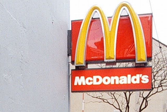 McDonald's zagotavlja postrežbo v eni minuti, a ima pri tem tudi svojo računico