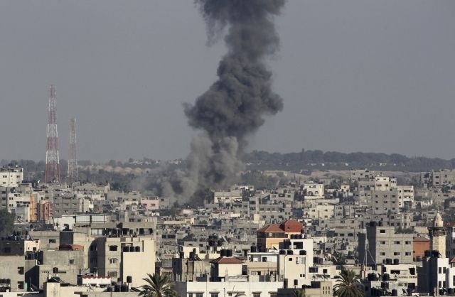 V Gazi znova krvavo: V napadu Izraela naj bi umrli ženska in deklica, ranjenih še 40 ljudi