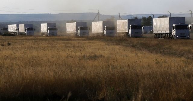Rusija obtožuje Ukrajino, da je ta namenoma zadrževala humanitarni konvoj na meji. 