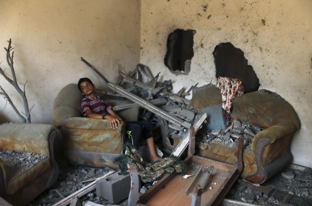 Hamas usmrtil več “sionističnih kolaborantov”; v Gazi uničena desetina tovarn