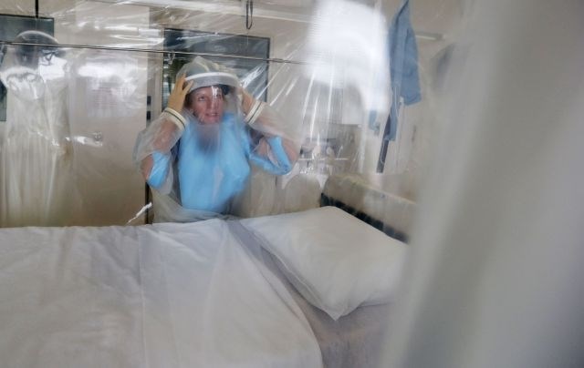 WHO sporočila, da se je s smrtonosno ebolo okužil prvi njihov strokovnjak