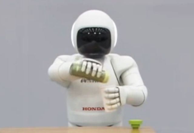 Na obisk v Slovenijo prihaja eden najbolj znanih humanoidnih robotov na svetu. 