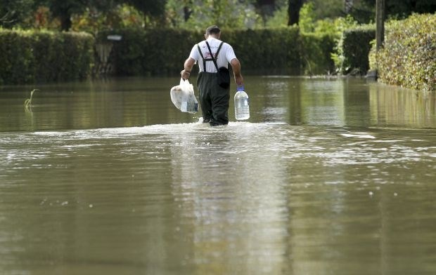 V poplavah na vzhodu Srbije trije pogrešani, eden mrtev 