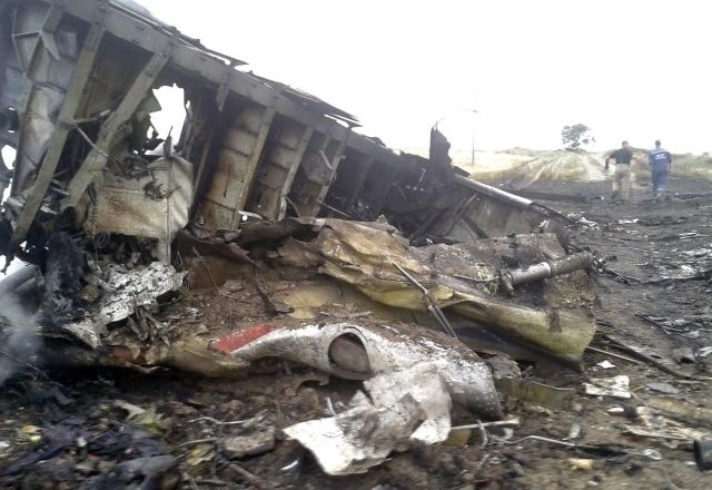Svojci nemških žrtev leta MH17 naj bi zaradi malomarnosti tožili Ukrajino in predsednika