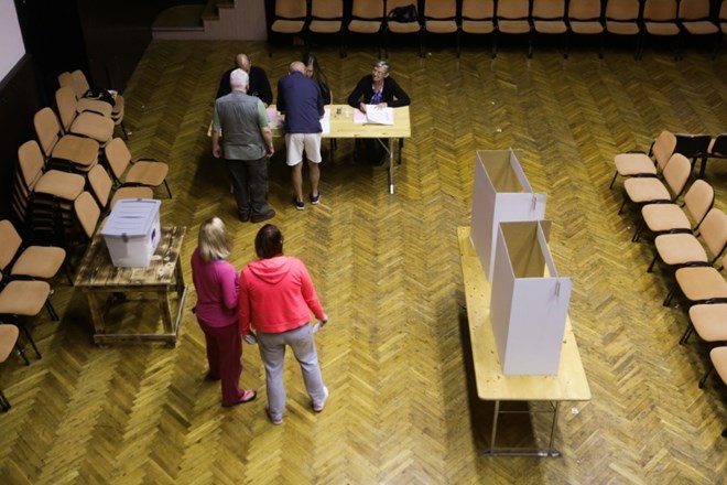 Na lokalnih volitvah ni mogoče voliti izven kraja stalnega prebivališča