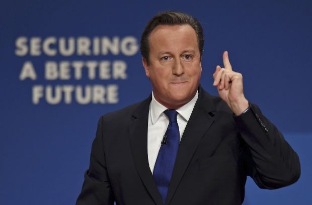 David Cameron “repa”: Jemljemo delavnim in dajemo tajkunom (video dneva)