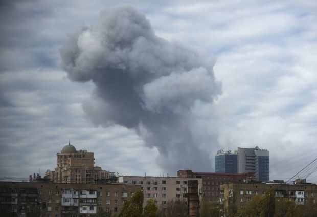 Doneck stresla močna eksplozija, na meji z Rusijo napad